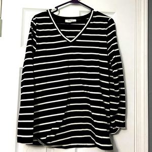 Zenana Outfitters. Medium. Long sleeve.